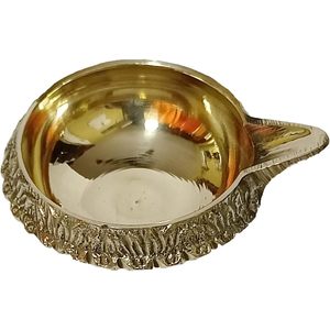 Lampe à huile Kuber en laiton doré artisanal PARIJAT HANDICRAFT pour Diwali, Pooja, avec motif traditionnel gravé, article indien pour la Puja - Product Image 5