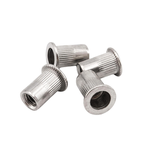 Écrou à riveter aveugle en acier inoxydable, tête moletée plate, finition polie, certifié métrique - Product Image 1