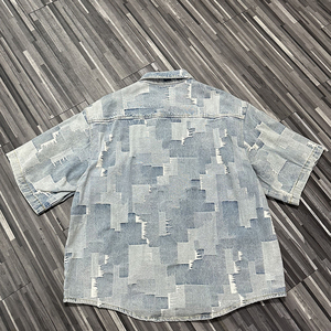 Produttore di Abbigliamento Personalizzato <span class=keywords><strong>Camicia</strong></span> a Maniche Corte in <span class=keywords><strong>Denim</strong></span> Lavato con Motivo a Quadri Ricamato Antirughe Traspirante OEM per Uomo - Product Image 2