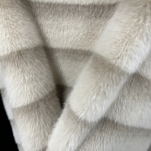 <span class=keywords><strong>Tela</strong></span> <span class=keywords><strong>de</strong></span> Pelo Sintético <span class=keywords><strong>de</strong></span> Conejo y Visón Súper Suave Personalizada, Color <span class=keywords><strong>Chinchilla</strong></span> - Product Image 2