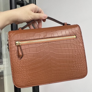Sac à main à rabat en cuir de crocodile 100% brun avec fermeture à fermoir doré, sac à bandoulière classique pour femme, usage quotidien - Product Image 5