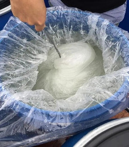 Precio de fábrica SLES 70% CAS 68585-34-2 Pureza Sodio Lauril Éter Sulfato - Product Image 1