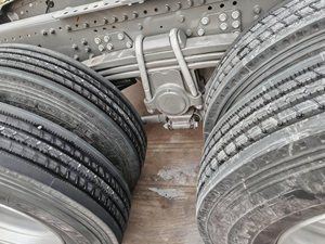 Camion tracteur automatique SINOTRUK HOWO MAX 6x4 avec moteur WEICHAI pour le transport de matériaux de construction et miniers <span class=keywords><strong>en</strong></span> Afrique et <span class=keywords><strong>en</strong></span> Amérique <span class=keywords><strong>latine</strong></span> - Product Image 4