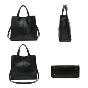 Sacs fourre-tout pour femmes personnalisés, respirants, avec fermeture à glissière et chaînes - Cuir véritable de haute qualité - Product Image 3