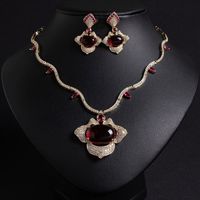 Parure de bijoux vintage classique pour fiançailles et mariage, en laiton plaqué or, collier et boucles d'oreilles pour femme