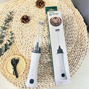 Nouvel arrivage : Mini-mousseur USB rechargeable, fouet électrique portable en ABS écologique pour café, thé et <span class=keywords><strong>lait</strong></span> (avec boîte) - Product Image 1