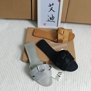 Chaussures imprimées tendance, uniques et de qualité supérieure, faites à la main, en daim et velours antidérapant, pour tous, disponibles en différentes couleurs et tailles. - Product Image 4