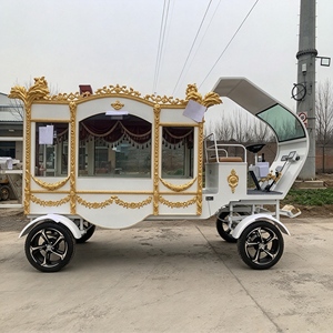 Una Ceremonia de Belleza Duradera Realizada con un Coche Real Eléctrico de Época - Product Image 2