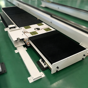 Rail linéaire robotisé entièrement fermé 7ème axe avec soufflet de protection anti-brouillard de peinture en acier, neuf pour cabine de peinture, linéaire, lisse et précis - Product Image 3