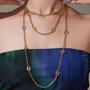 Collier de luxe léger Super Flash Pig Nose Niche Chaîne de chandail empilable pour femmes tempérament à la mode - Product Image 1