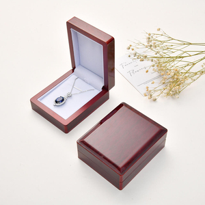 Caja de Joyería de Madera de Cerezo Hecha a Mano, Personalizada, Económica, de Alto Brillo, para Anillos, Aretes y Collares - Product Image 3
