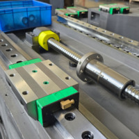 Centro de Mecanizado Vertical CNC VMC1160 en Oferta, Acepta OEM, Fresadora CNC de 3/4 Ejes para Procesamiento Industrial de Metales