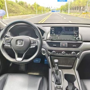 Sedán Usado 2018, 10ª Generación, Automático, Asientos de Cuero, Neumáticos R17, Cámara Trasera, Origen China, Emisiones V que Cumplen con las Normas Estrictas - Product Image 2