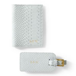 Ensemble cadeau de voyage : porte-passeport et étiquette à bagages en cuir grainé de qualité supérieure avec monogramme personnalisé - Product Image 2