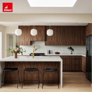 Кухонные шкафы Alland Custom из массива натурального дерева с плоской фаской, цвет черный орех, современный дизайн для жилых проектов - Product Image 3