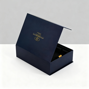 Confezione regalo di lusso con Logo personalizzato Premium in lamina d'oro in carta rigida opaca in cartone blu vuota con chiusura magnetica - Product Image 1