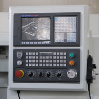 Tour CNC de précision à grande vitesse petite structure horizontale CNC6136 à lit plat avec capacité d'usinage à usage moyen