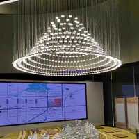 Lustre LED modulaire personnalisé non standard en forme de ligne de pêche, avec courbes ondulées et cubes assemblés, pour plafond suspendu en fer