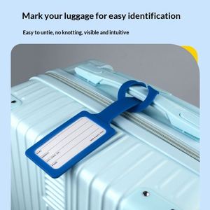 Promotion : Étiquette d'identification personnalisée avec logo pour bagages, anti-perte, en silicone, pour carte d'embarquement, style élégant pour femme mature - Product Image 3