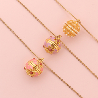 Collier pendentif boule diffuseur d'huiles essentielles en acier inoxydable plaqué or 18 carats OEM pour femme