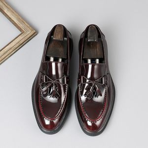 Zapatos formales de hombre personalizados de alta calidad en estilo de uniforme universitario clásico, zapatos de cuero casuales para hombre - Product Image 1