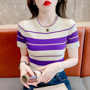 Meisjes Zomer Ijs Zijde T-Shirt Koreaanse Ronde Hals Kleur Gestreepte Gebreide Tops Korte Mouw Fashion Design Casual Gebreide <span class=keywords><strong>Blouse</strong></span> Vrouwen - Product Image 1