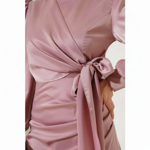 Robe en satin à nouer sur le côté Rose poussiéreux - Product Image 1