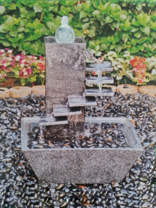 Fontaines d'eau en granit au style unique, personnalisables, en vente - Product Image 1