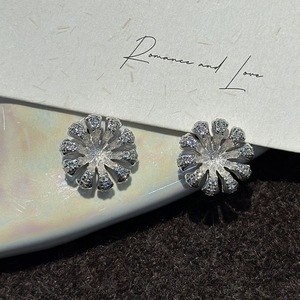 Boucles d'oreilles clous en argent pur S925, motif tournesol, simples et élégantes, design vintage en zircon, bijoux tendance - Product Image 5