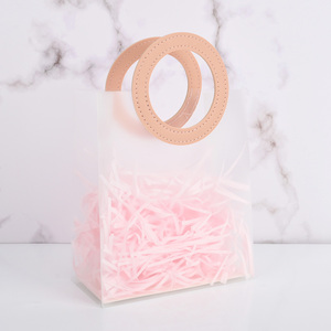 <span class=keywords><strong>Sacs</strong></span> <span class=keywords><strong>Cadeaux</strong></span> de Bienvenue Personnalisés en Gros en PVC Transparent Dépoli, <span class=keywords><strong>Sacs</strong></span> Fourre-Tout en Plastique Transparent Givré pour Petits <span class=keywords><strong>Cadeaux</strong></span> et Invitations de Mariage - Product Image 3