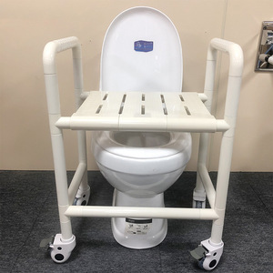 Chaise de toilette Laun avec roulettes, capacité de charge 150 kg, équipement de sécurité pour salle de bain - Product Image 1