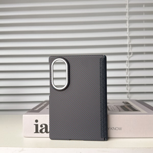 Nueva Funda Protectora Delgada con Patrón de Fibra de Carbono Compatible con Carga Inalámbrica para Samsung Z Fold8 - Product Image 6