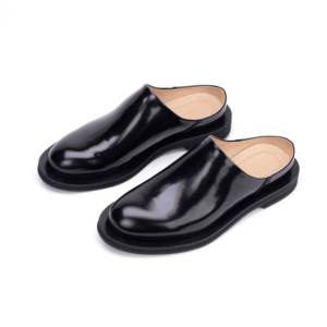 Guangzhou Genuine <strong>Leather</strong> Custom Shoe Factory OEM ODM <strong>Clogs</strong> for <strong>Man</strong> Casual Dress Shoes Soft <strong>Leather</strong> Mules in Black - Product Image 1