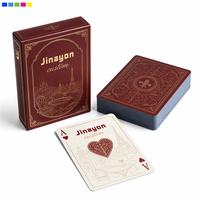 Cartes à jouer publicitaires personnalisées pour restaurant français, pelliculage mat, coins arrondis, écologiques, durables, promotionnelles pour la famille
