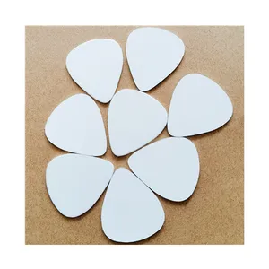 Pick gitar sublimasi aluminium kedua sisi kustom ukuran kustom pick gitar logam putih 1.0mm