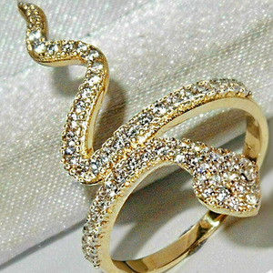 Anello Moda a Forma di Serpente, Design Geometrico Minimalista ed Elegante, Gioiello da Donna per Uso Quotidiano - Product Image 1