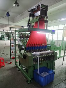 Máquina <span class=keywords><strong>de</strong></span> tejer Jacquard <span class=keywords><strong>de</strong></span> gama alta para textiles domésticos <span class=keywords><strong>de</strong></span> lujo Capacidad <span class=keywords><strong>de</strong></span> 16000 ganchos para tejer por computadora - Product Image 3