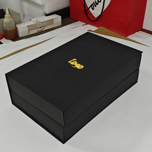 <span class=keywords><strong>Calendrier</strong></span> <span class=keywords><strong>de</strong></span> l'Avent personnalisé noir à double porte avec lamination mate et gaufrage, boîte cadeau surprise - Product Image 6