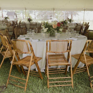 Precio barato al por mayor apilable Hotel banquete restaurante al aire libre boda fiesta salón de madera curvada de madera maciza comedor sillas con respaldo cruzado - Product Image 1