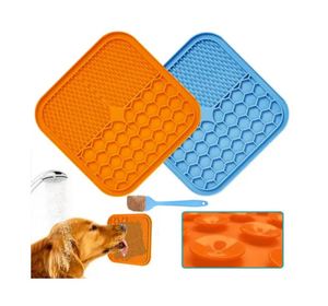 Alfombrilla de silicona para perros y gatos con ventosas, comedero lento para mascotas, dispensador de comida y premios, tapete para lamer para perros - Product Image 1