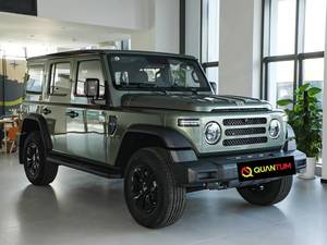 212 Off-Road 2024 2.0T Explorer, espace de chargement spacieux, beaux phares, voiture à essence, en bon état, idéal pour les amateurs d'aventure - Product Image 3