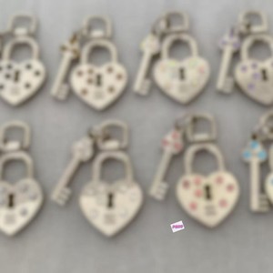 Fashionable CC Style Pendant Necklace, Sweater, Coat,Heart-shaped <strong>Double</strong> <strong>C</strong> Decorative Metal Buckle - Product Image 4