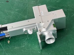 Machine de nettoyage laser portative 1kw 2kw 3kw 6kw pour la réparation et le nettoyage des voitures, des camions, des plaques, l'élimination de la rouille - Product Image 5