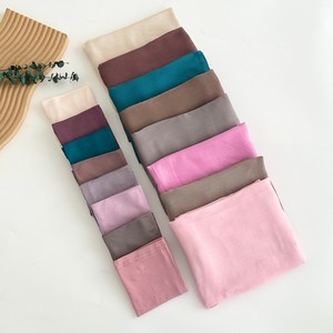 Tùy Chỉnh 84 Màu Sắc Đồng Bằng Tre Phương Pháp Hijabs Với Phù Hợp Với Cao Cấp Jersey Undercap Cotton Phương Pháp Khăn Hijab Khăn Choàng Hồi Giáo Hijab - Product Image 5