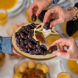 Plateau de service en bois bohème Ramadan Eid Mubarak avec incrustation de nacre |   Plateau de présentation flexible de conception artisanale haut de gamme pour boissons et aliments - Product Image 5