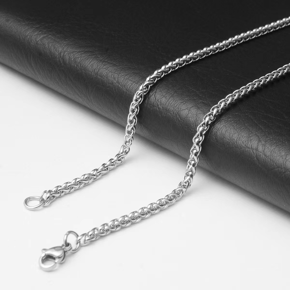 Silver Chain B