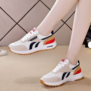 Vente en gros de chaussures de course classiques de grande taille pour femmes, baskets décontractées confortables pour le printemps et l'été, antidérapantes, athlétiques <span class=keywords><strong>vintage</strong></span> - Product Image 4