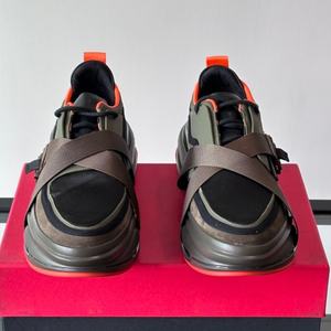 Chaussures de sport respirantes et antidérapantes de haute qualité pour hommes, idéales pour l'été et l'automne, pour le basketball et le skateboard - Product Image 2