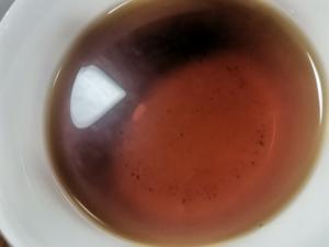 Orgánico 357g Yunnan Grade Ripe <span class=keywords><strong>Pu</strong></span> <span class=keywords><strong>Erh</strong></span> Cake Té adelgazante fermentado más alto <span class=keywords><strong>en</strong></span> bolsa de etiqueta privada Bolsita Embalaje de botella de 357g - Product Image 4