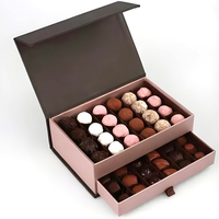 Boîte à Chocolats Artisanaux Minimaliste en Papier Mat avec Panneau Transparent Magnétique Rectangulaire